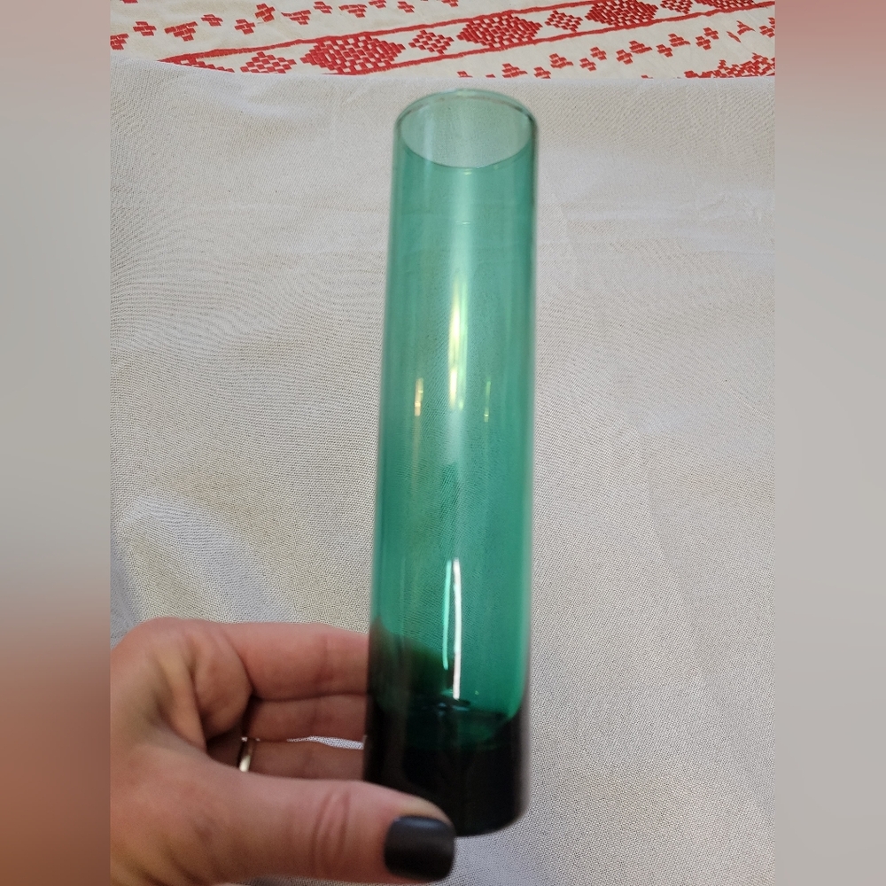Green Libbey Metropolitan? Cylinder Bud Vase Glass